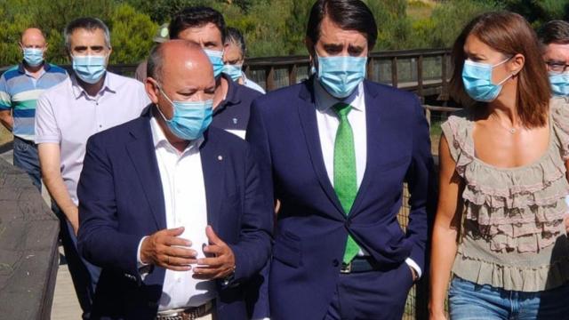 La delegada de la Junta en Zamora, Clara San Damián, junto al consejero de Medioambiente, Juan Carlos Suárez-Quiñones; y el vicepresidente de la Diputación de Zamora, José María Barrios