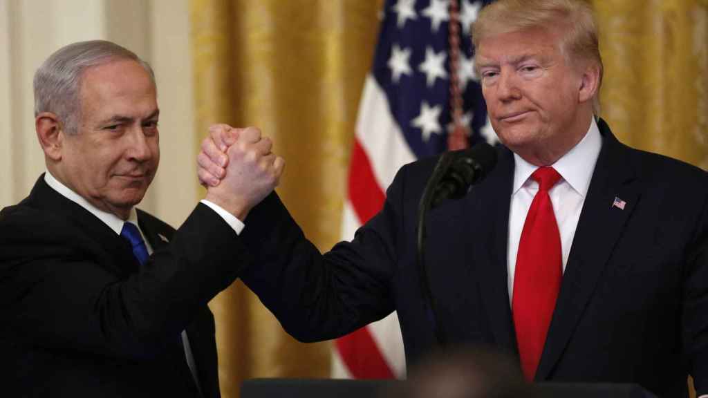 Benjamín Netanyahu y Donald Trump en la Casa Blanca, reforzando su alianza en 2019.