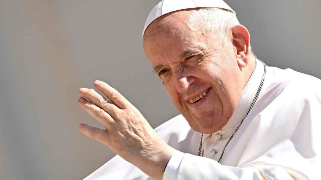El papa Francisco a su llegada este miércoles para la Audiencia semanal, en la plaza de San Pedro, Ciudad del Vaticano.