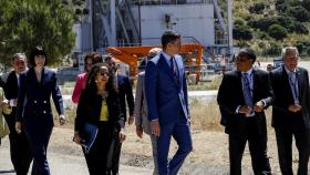 El presidente del Gobierno, Pedro Sánchez tras la clausura del acto de presentación del PERTE Aeroespacial, este jueves en el Centro de Entrenamiento y Visitantes INTA-NASA, en Robledo de Chavela.