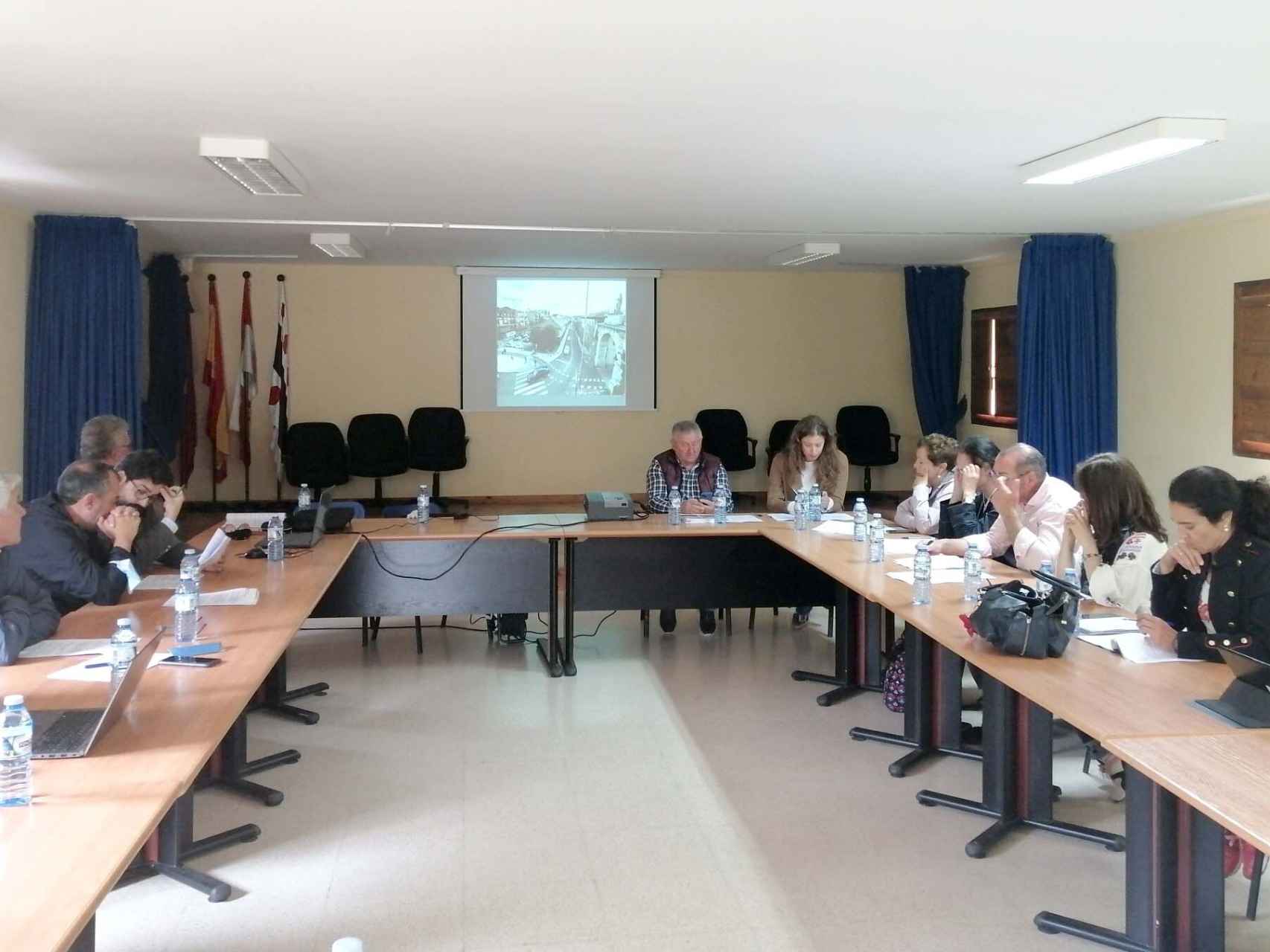 Pleno del Ayuntamiento del municipio leonés de Posada de Valdeón.
