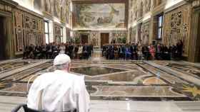 El papa dando este viernes una audiencia en el Vaticano.