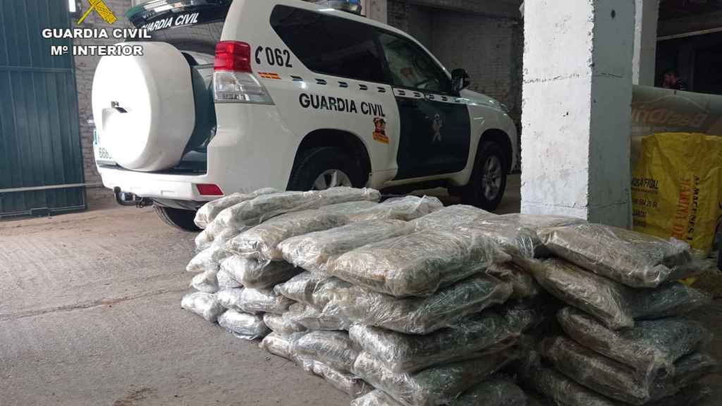 Un conductor nervioso lleva a un importante alijo de drogas en Guadalajara