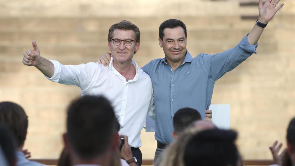 El líder del Partido Popular, Alberto Núnez Feijóo, y el candidato popular a la presidencia de la Junta de Andalucía, Juan Manuel Moreno.