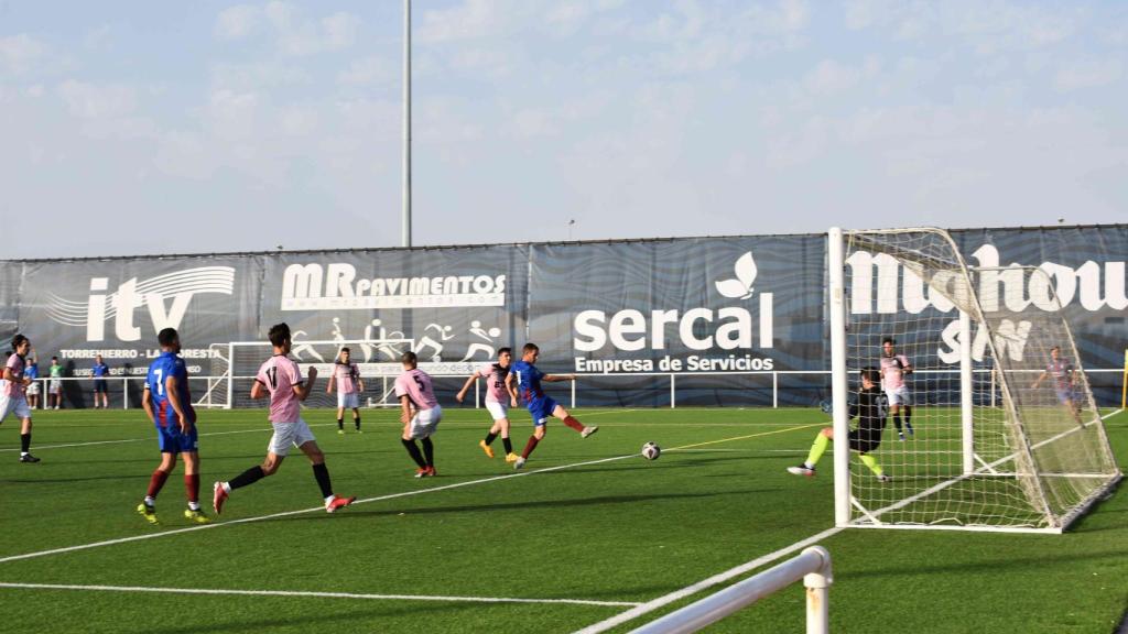 Gol de Rober para el Cazalegas. Foto: Cazalegas.