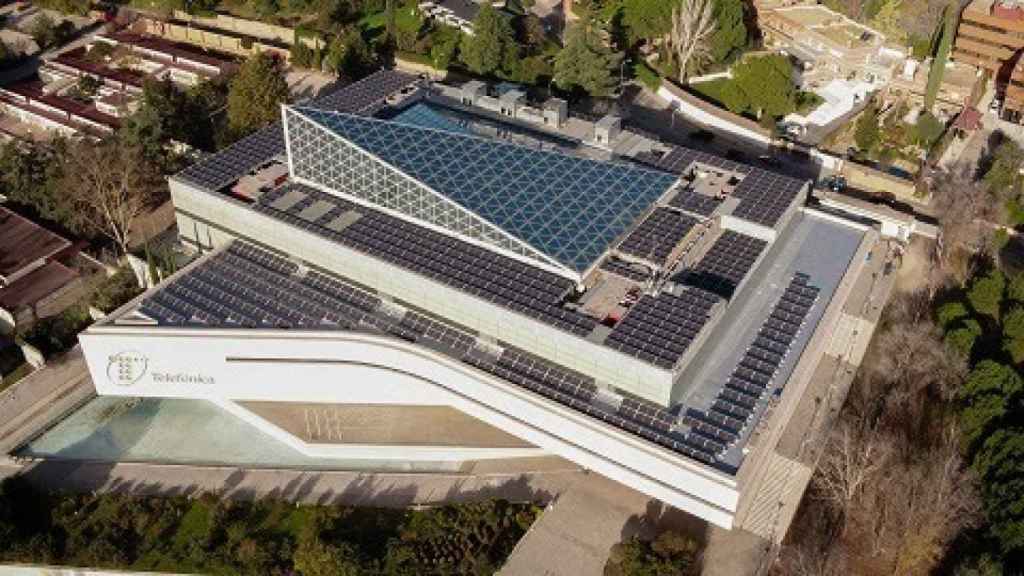 Azotea del edificio de Telefónica en Aravaca (Madrid) con 598 paneles solares