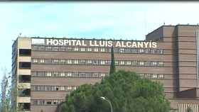 Fachada del Hospital Lluís Alcanyís.
