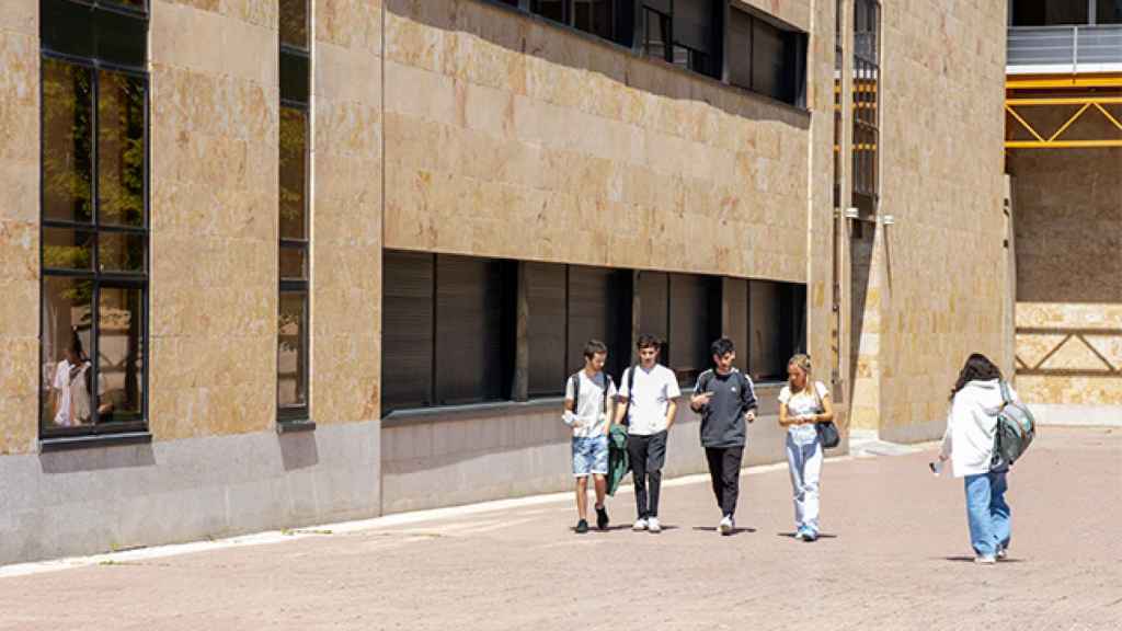 Estudiantes en el Campus Unamuno de la Universidad de Salamanca