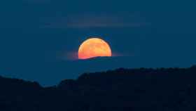 'Superluna llena de fresa' fotografiada en Virginia Occidental.