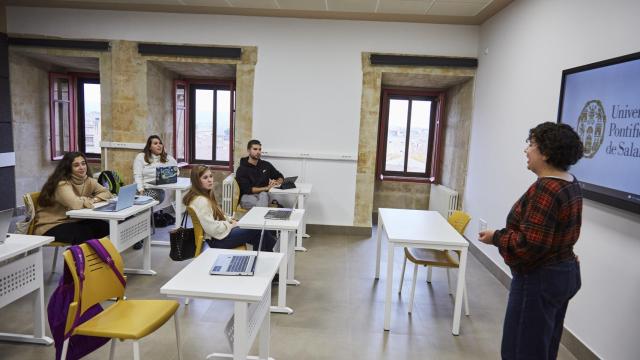 Alumnos de la UPSA, durante una clase