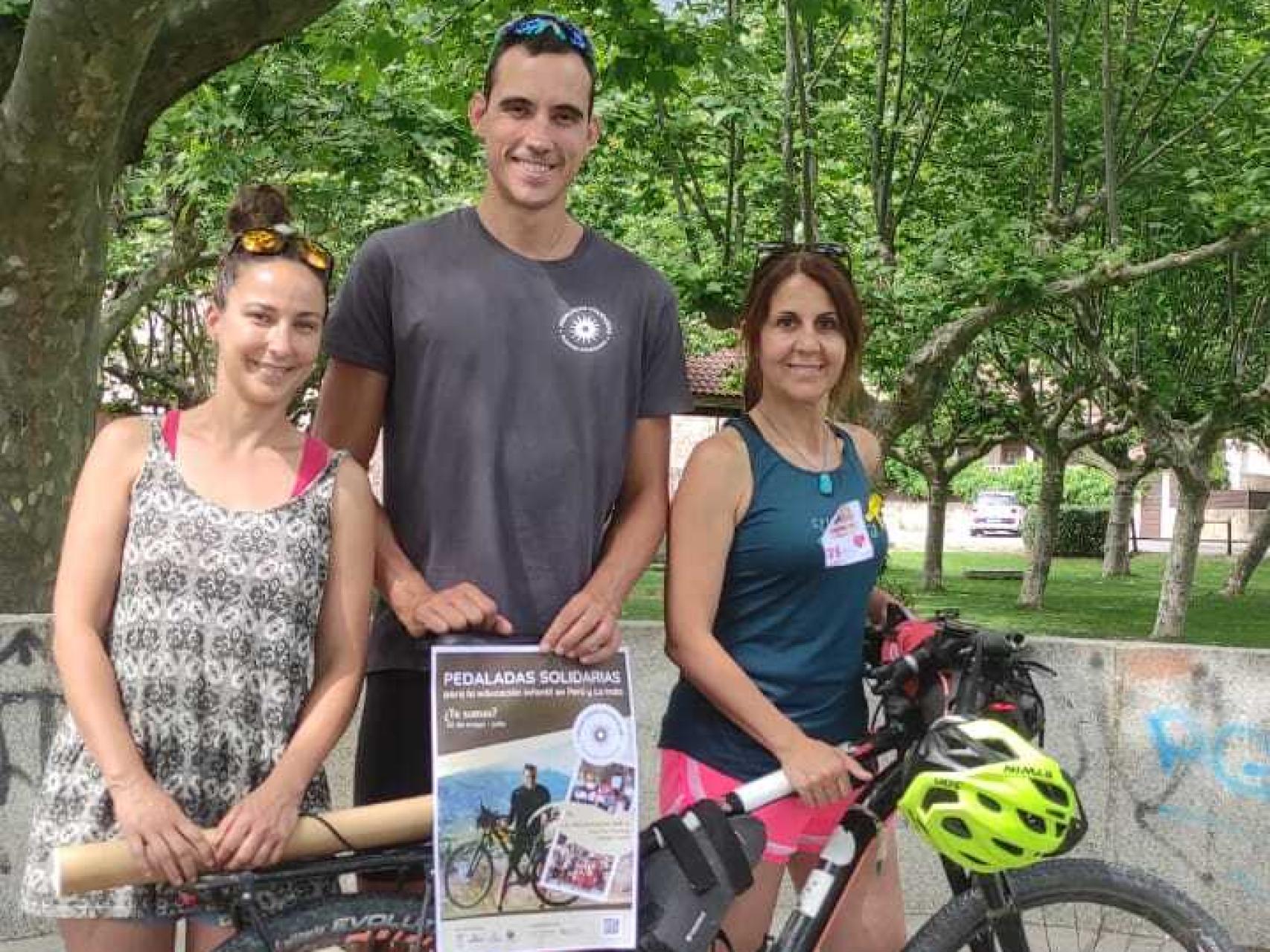 Imagen de la Adrada sumándose al movimiento del ciclista Javier Holgado