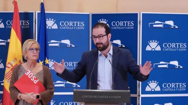 El procurador socialista Ángel Hernández, en una imagen de archivo en las Cortes.