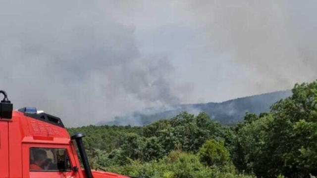 Efectivos de la UME en el incendio de la Sierra de la Culebra