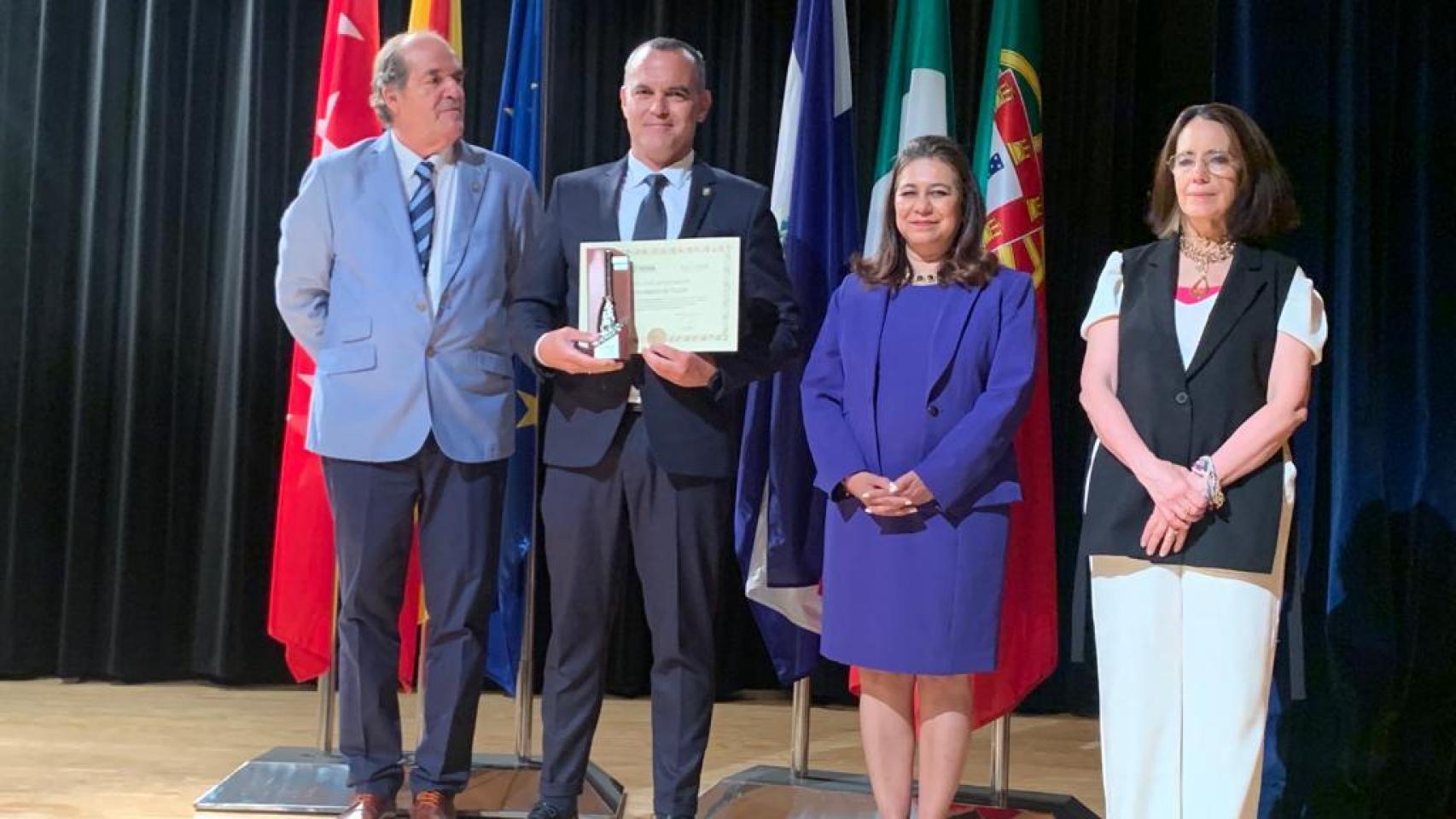 El Ayuntamiento de Toledo recoge la Escoba de Platino