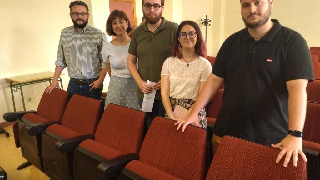 Los encargados de hacer las encuestas a más de 1.200 ciudadanos de todo el país.