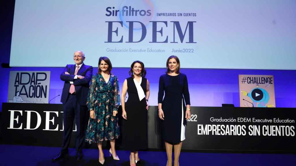 Miembros de la mesa presidencial: Juan Roig, presidente de honor de EDEM; Fuencisla Clemares, directora general de Google España y Portugal; Hortensia Roig, presidenta de EDEM; y Elena Fernández, directora general de EDEM.
