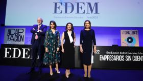 Miembros de la mesa presidencial: Juan Roig, presidente de honor de EDEM; Fuencisla Clemares, directora general de Google España y Portugal; Hortensia Roig, presidenta de EDEM; y Elena Fernández, directora general de EDEM.