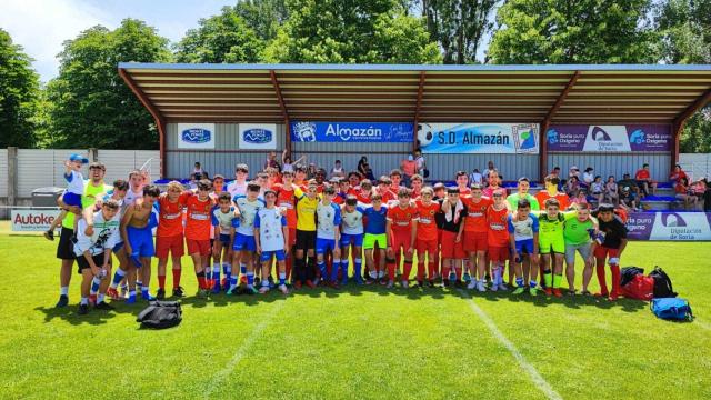 Madrid y Almazán unen lazos con el fútbol como protagonista