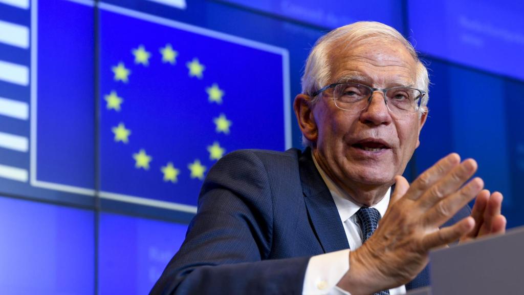 Joseph Borel, przewodniczący Europejskiej Dyplomacji, podczas konferencji prasowej w Luksemburgu w poniedziałek