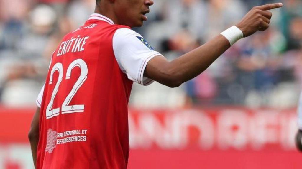Hugo Ekitike, celebrando un gol con el Stade de Reims