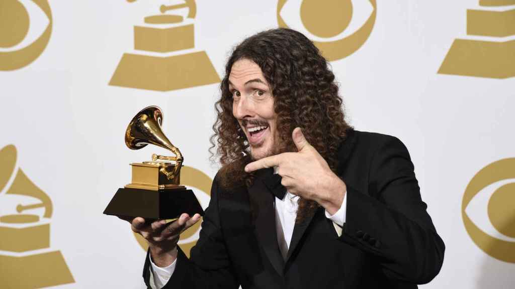 Weird “al” Yankovic  recibió un Grammy en 2015.