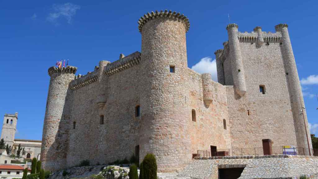El pueblo español con el castillo más bonito de todos