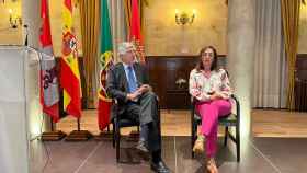 Imagen de la consejera de Movilidad, María González Corral, junto con el embajador de Portugal en España, Joao Mira-Gomes