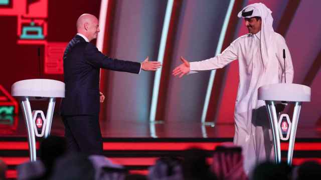 Gianni Infantino saluda al Emir de Qatar Tamim bin Hamad Al Thani