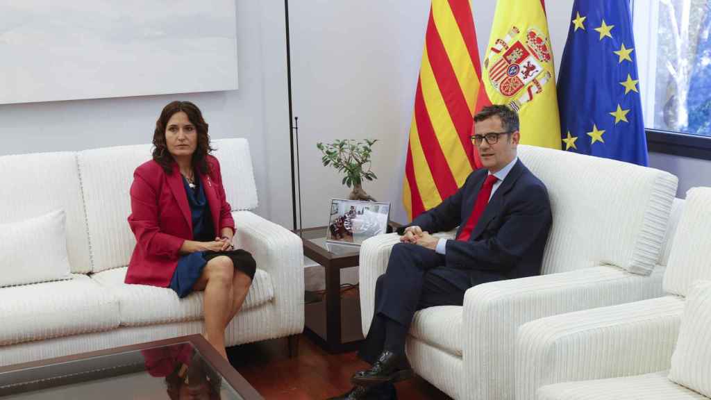 Laura Vilagrà, consejera de Presidencia de la Generalitat, con el ministro Félix Bolaños, en Moncloa.