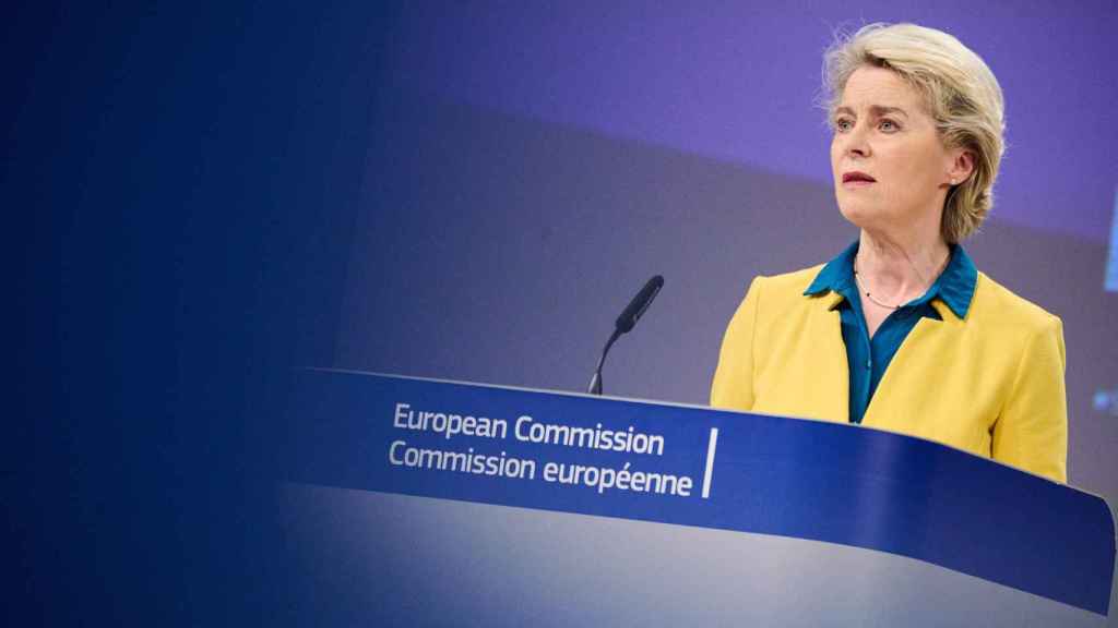 La Comisión de Ursula von der Leyen apoya imponer impuestos temporales a las eléctricas para compensar la subida de la luz