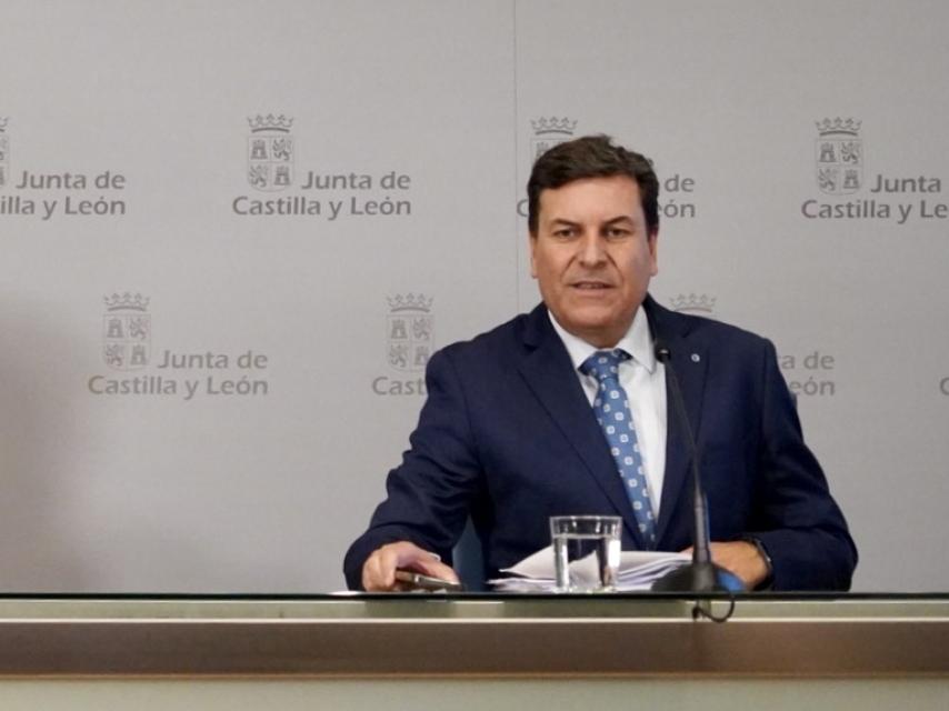 El portavoz de la Junta, Carlos Fernández Carriedo, durante la rueda de prensa posterior al Consejo de Gobierno, este jueves.