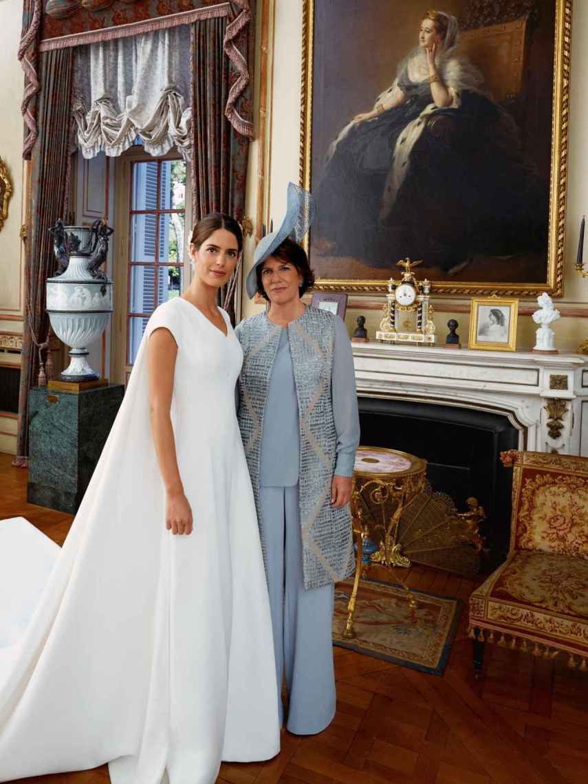 Sofía Palazuelo junto a su madre, Sofía Barroso, el día de su boda.