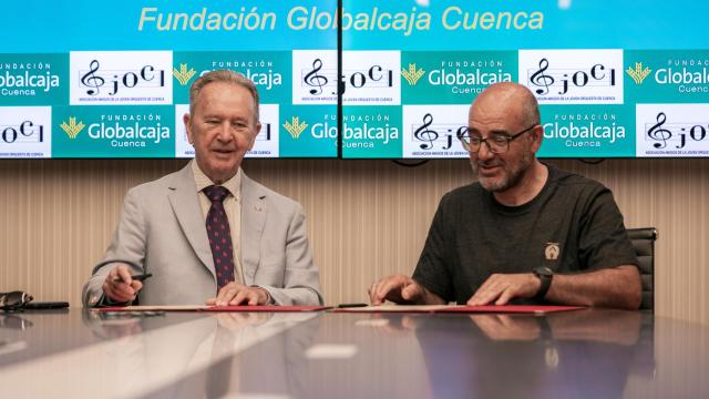 Firma del convenio. Foto: Globalcaja.