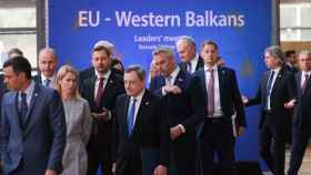 La foto de una familia mal avenida: los líderes de la UE y de los Balcanes, durante la cumbre de este jueves