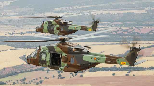 Dos helicópteros NH90, que participarán en el despliegue de la cumbre de la OTAN