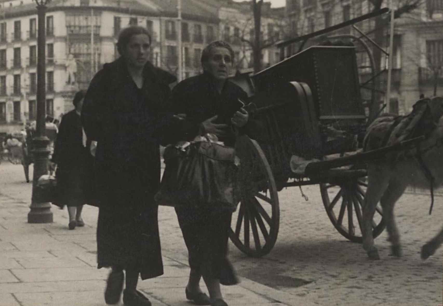 Dos mujeres, en el Madrid en guerra.