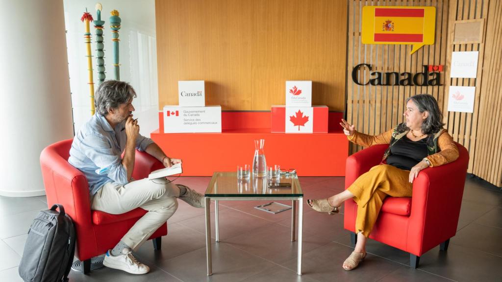 La embajadora Wendy Drukier durante su entrevista con MagasIN.