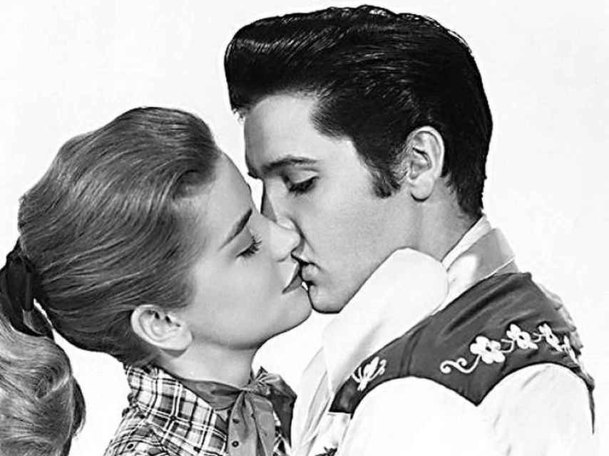 El beso de Dolores Hart y Elvis Presley.