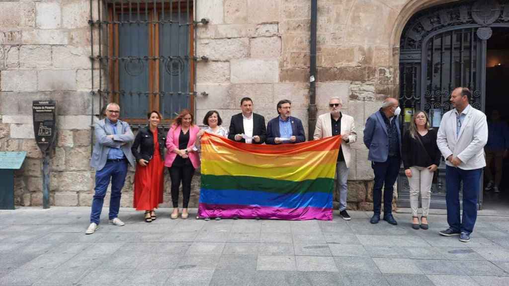 Imagen de la lectura del Día del Orgullo en la Diputación de Valladolid