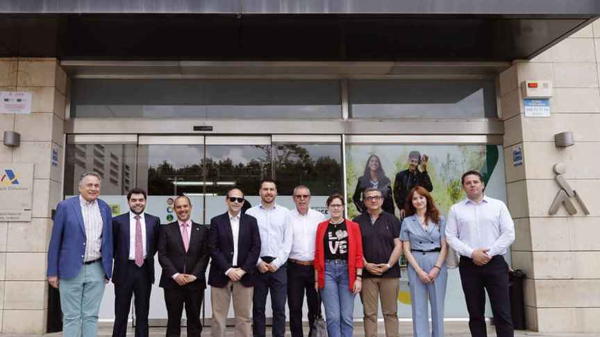 Bellido visita ONCE y CERMI y cuenta las obras de accesibilidad en Las Cortes