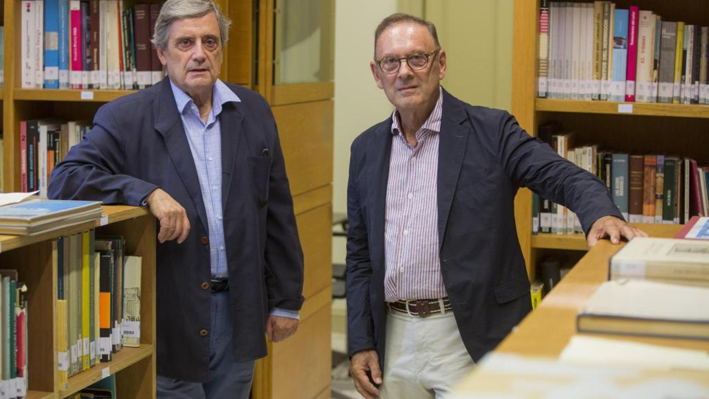 Víctor Pérez Escolano y Román Fernández-Baca, en el Colegio de Arquitectos de Málaga.