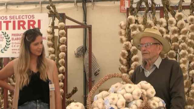 La artesanía y el ajo se vuelven gigantes en Portillo