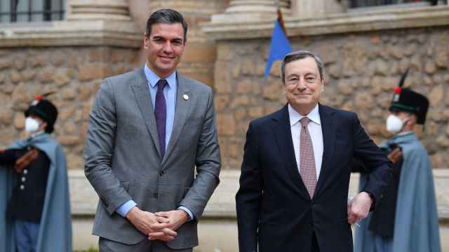 Pedro Sánchez, presidente de España, y Mario Draghi, primer ministro de Italia.