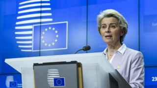 Bruselas avisa a Sánchez del riesgo de un "agujero significativo" en las pensiones y pide más ajustes