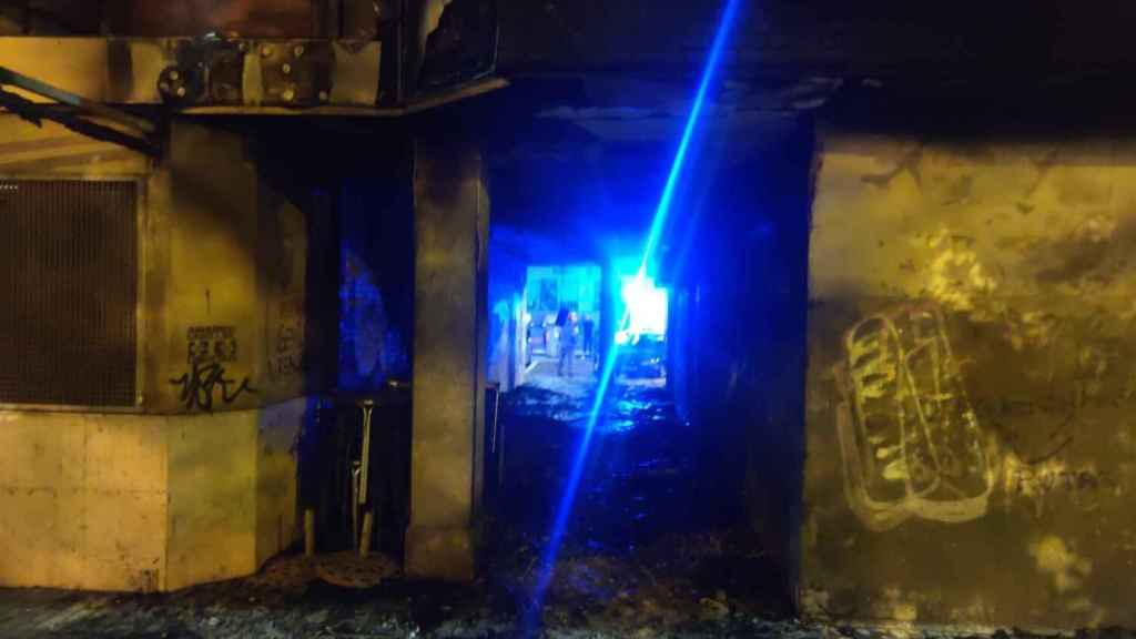 Incendio en el pasaje que une la calle Neptuno con la plaza de la Solidaridad de Valladolid