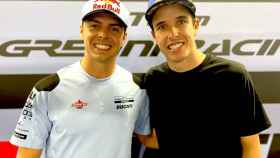 Fabio Di Giannantonio y Álex Márquez, en el box de Gresini Racing