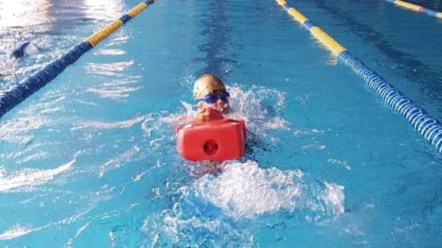Imagen de un nadador en plena competición
