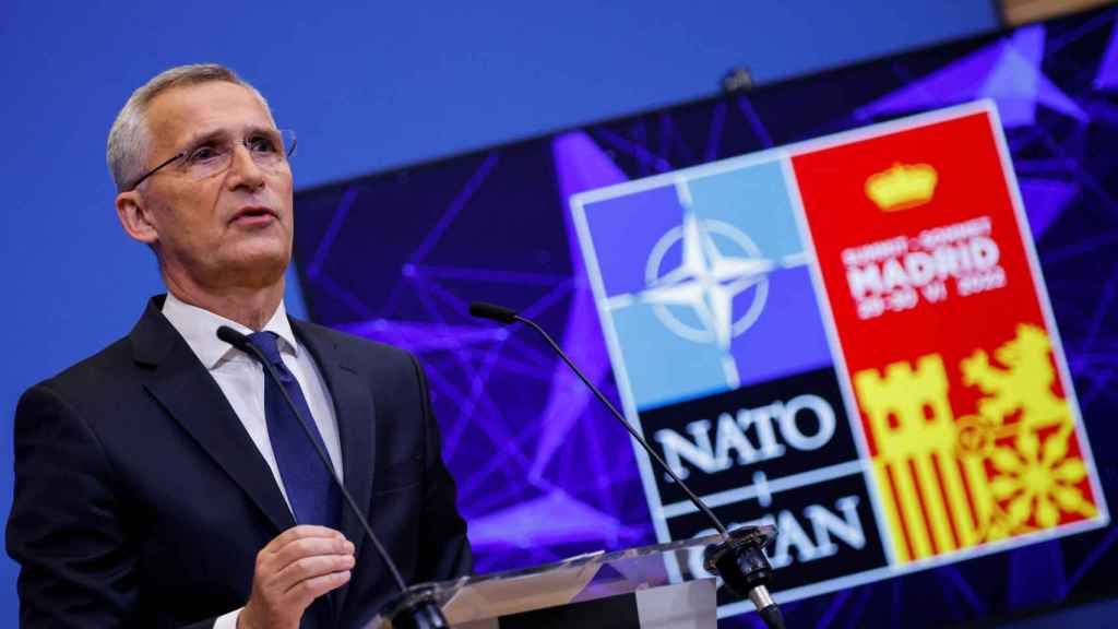 El secretario general de la OTAN, Jens Stoltenberg , habla durante una conferencia de prensa antes de la cumbre de la OTAN que tendrá lugar en Madrid, en la sede de la Alianza en Bruselas, 27 de junio de 2022.