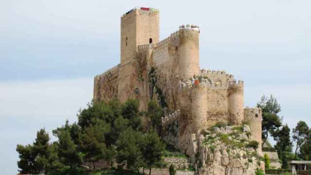 Imagen del imponente castillo de Almansa.