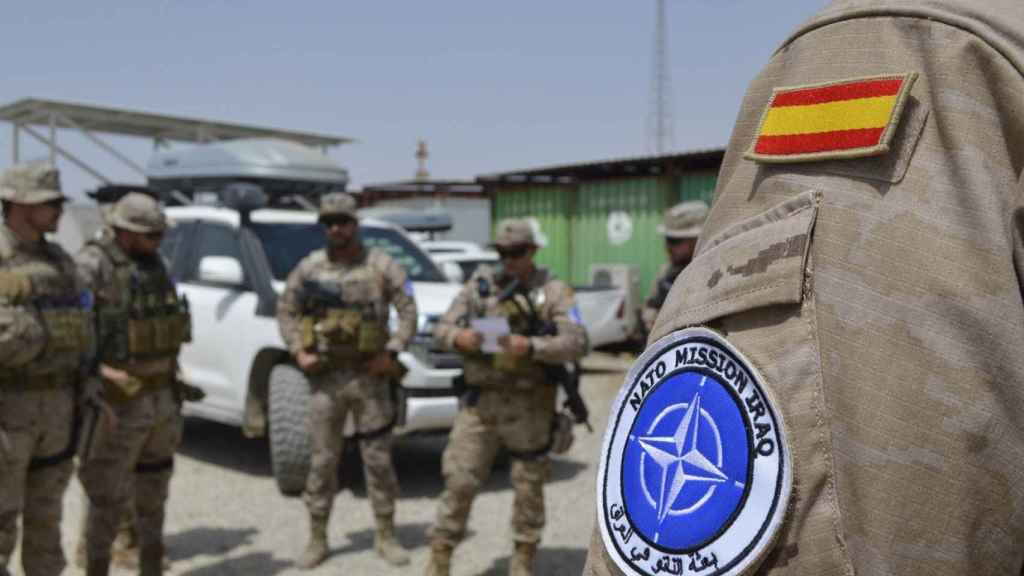 Soldados españoles desplegados en la misión de la OTAN en apoyo a Irak.